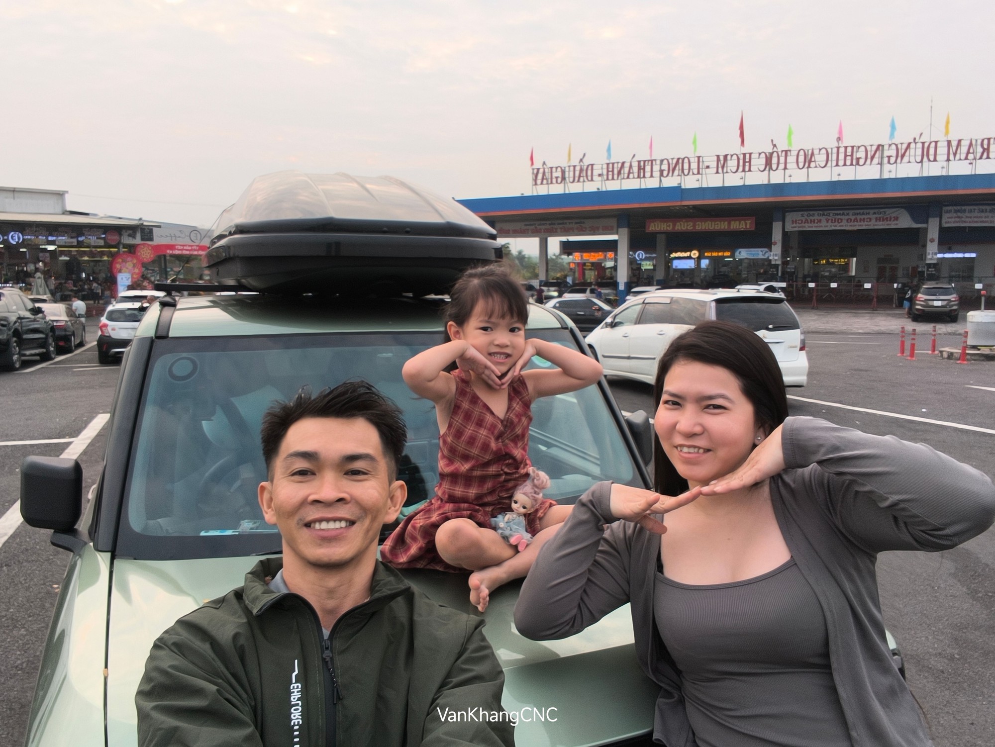 Xuyên Việt 5.500 km bằng VinFast VF 3: Sạc 53 lần, ngủ trên xe thoải mái, tiết kiệm hơn chục triệu và vượt đèo Mã Pì Lèng ngon ơ- Ảnh 1.