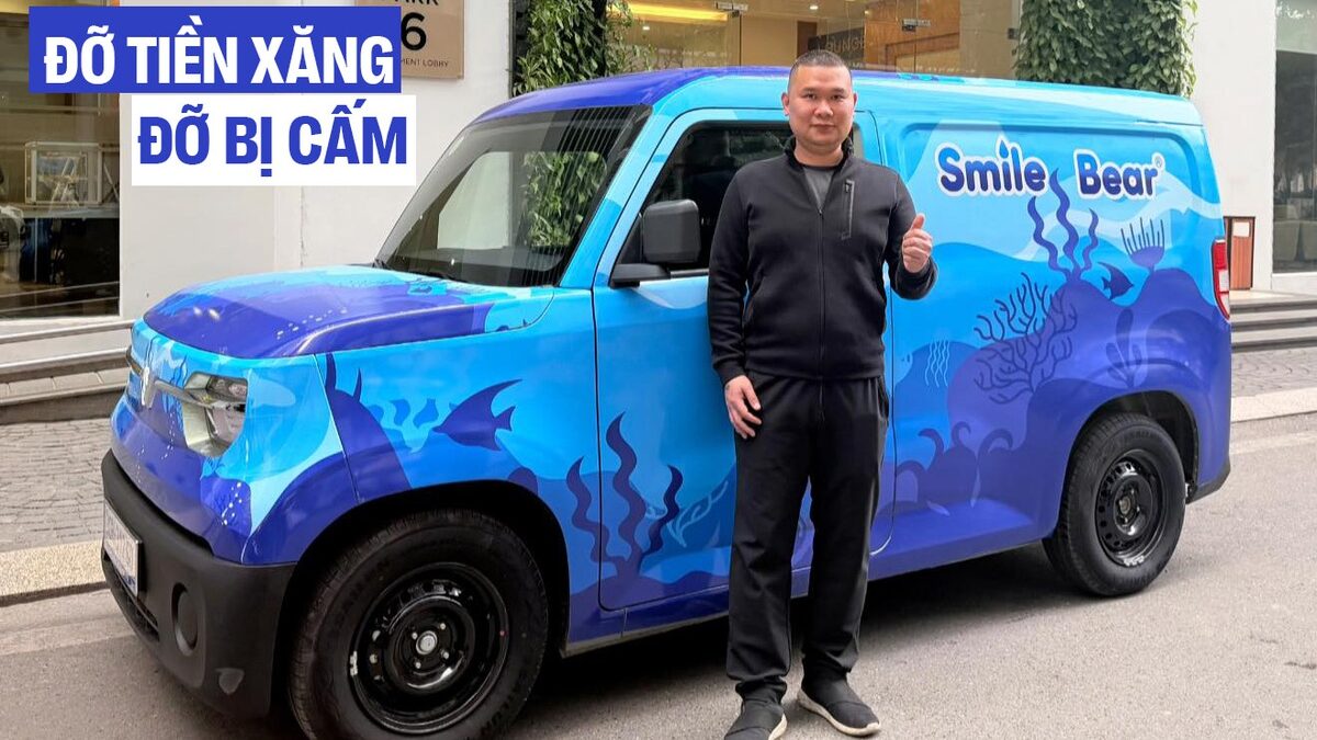 Giám đốc ở Hà Nội sắm VinFast EC Van thay xe tải chở hàng trong phố, tính trải nghiệm lái xuyên Việt khi có thời gian