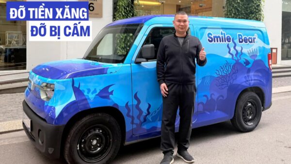 Giám đốc ở Hà Nội sắm VinFast EC Van thay xe tải chở hàng trong phố, tính trải nghiệm lái xuyên Việt khi có thời gian