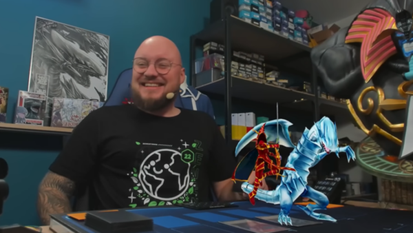 Chàng trai biến giấc mơ Yu-Gi-Oh thành hiện thực với hệ thống triệu hồi quái vật 3D từ thẻ bài