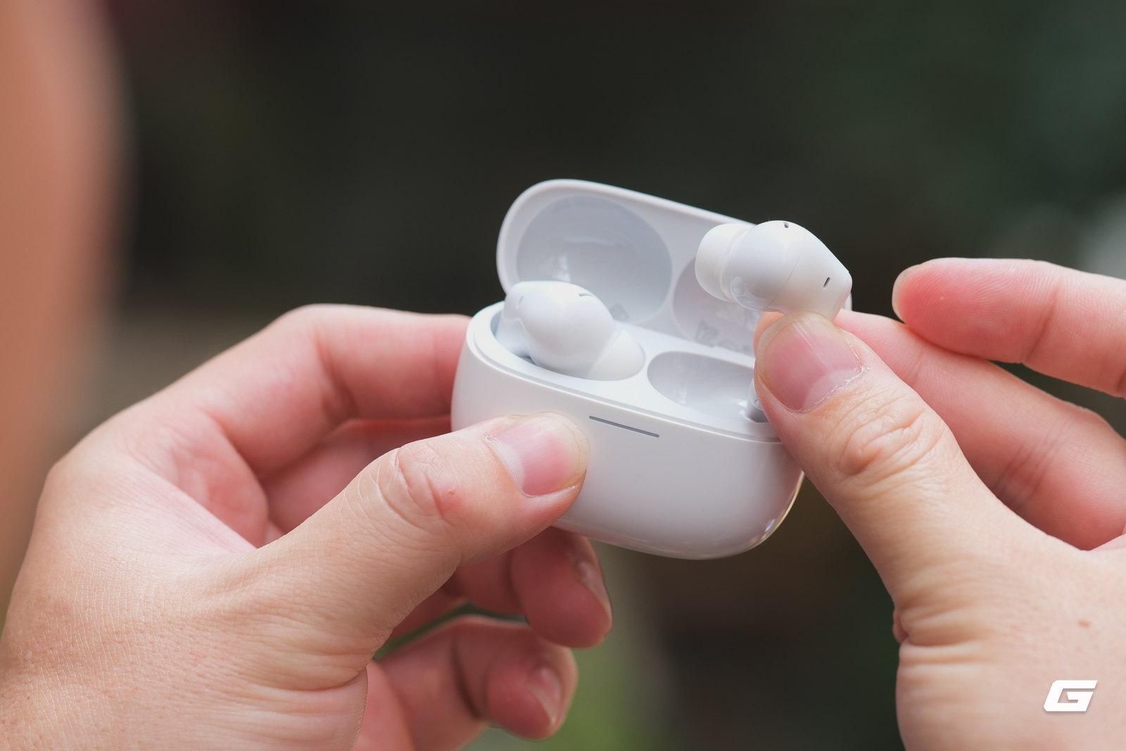 Bỏ 2,49 triệu mua tai nghe REDMI, vừa đeo vào đã thấy có gì đó "sai sai", nhưng mà là sai theo hướng quá tốt so với giá tiền - Ảnh 2.