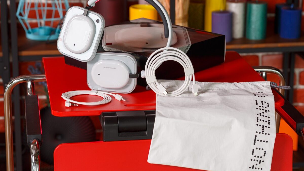 Mở hộp Nothing Headphone (a): Tai nghe chụp tai giá ‘mềm’ nhưng pin 135 giờ, thiết kế vẫn chất như flagship