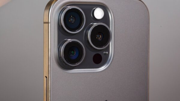 iPhone 15 Pro khung titan rẻ nhất Việt Nam, đe nẹt Galaxy S26 Ultra, hấp dẫn hơn iPhone 17e