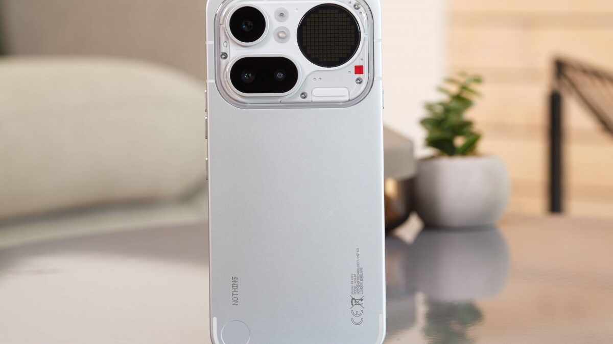 Mở hộp Nothing Phone (4a) Pro: Glyph ma trận 137 LED cực độc, màn hình 144Hz, thiết kế kim loại cao cấp