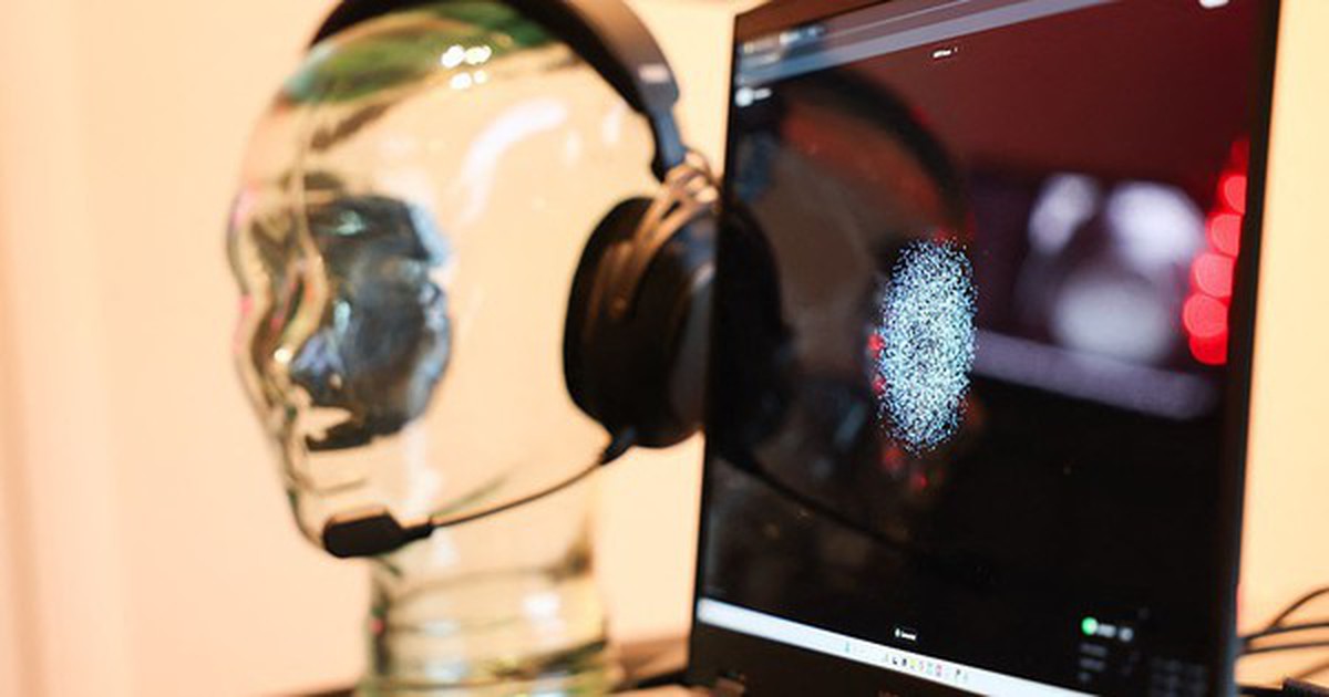 Neurable muốn đưa công nghệ đọc sóng não lên tai nghe và kính đeo
