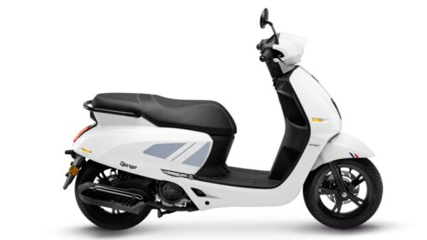 Peugeot chính thức trình làng mẫu xe tay ga Django Compact: Xe ga retro kiểu Pháp giá mềm, liệu có đủ sức hút người dùng Việt?
