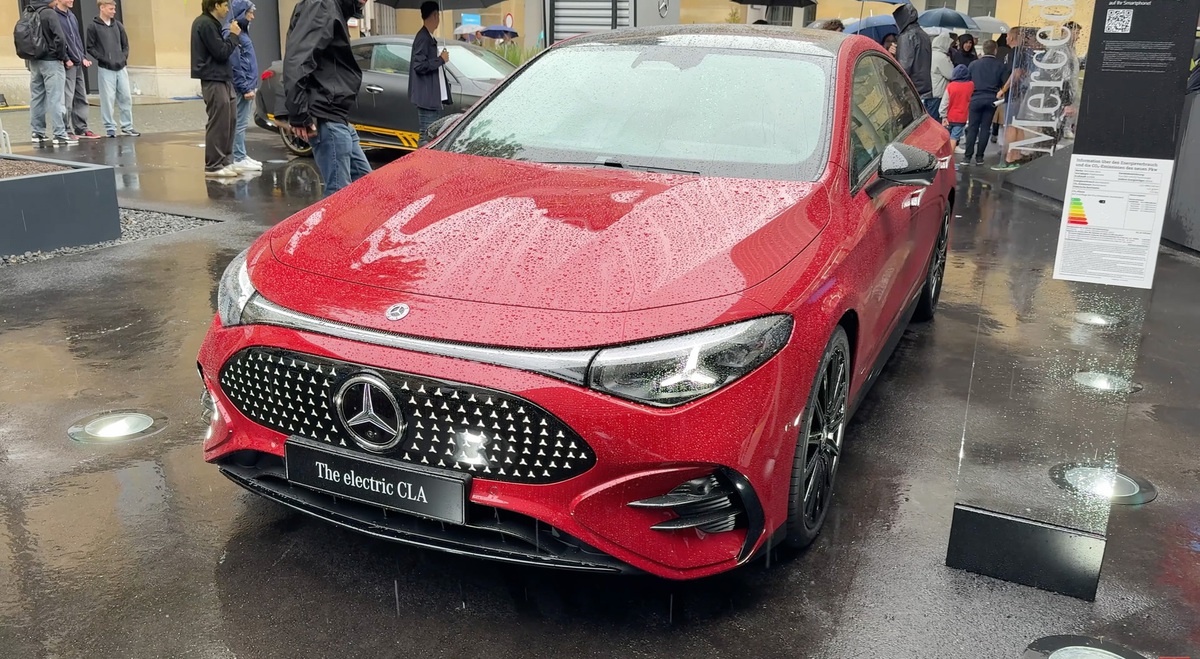 Mercedes-Benz CLA đời mới chốt lịch về Việt Nam: Giá dự kiến dưới 1,7 tỷ đồng, có gói thể thao, chạy khoảng 500km/sạc
