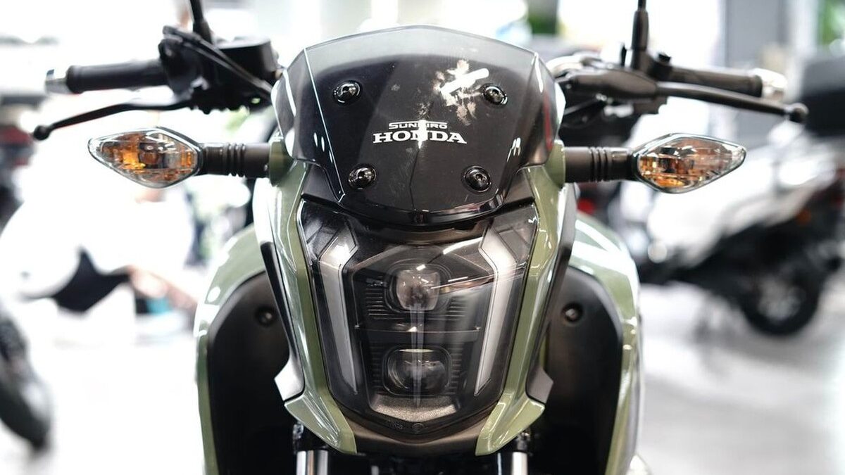 Xe côn tay Honda 150cc giá dưới 40 triệu đồng sở hữu bình xăng khủng, đi một mạch từ Hà Nội tới Đà Nẵng vẫn chưa cần phải đổ xăng