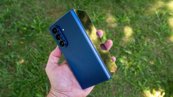 Trước giờ G Galaxy Unpacked 2026: Samsung thay đổi chiến lược điện thoại gập, sẵn sàng nghênh chiến Apple