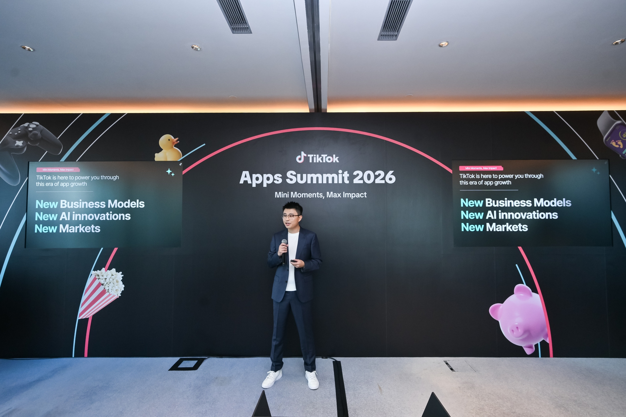 TikTok không muốn bạn rời app: Xem phim, chơi game, trả tiền ngay trong ứng dụng - Ảnh 1.