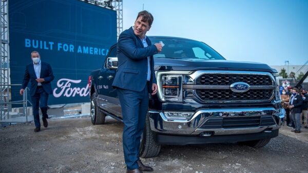 Bài học xương máu khi ảo tưởng sức mạnh trí tuệ nhân tạo: Ford tuyển dụng lại các kỹ sư giàu kinh nghiệm sau khi trí tuệ nhân tạo không đạt kỳ vọng