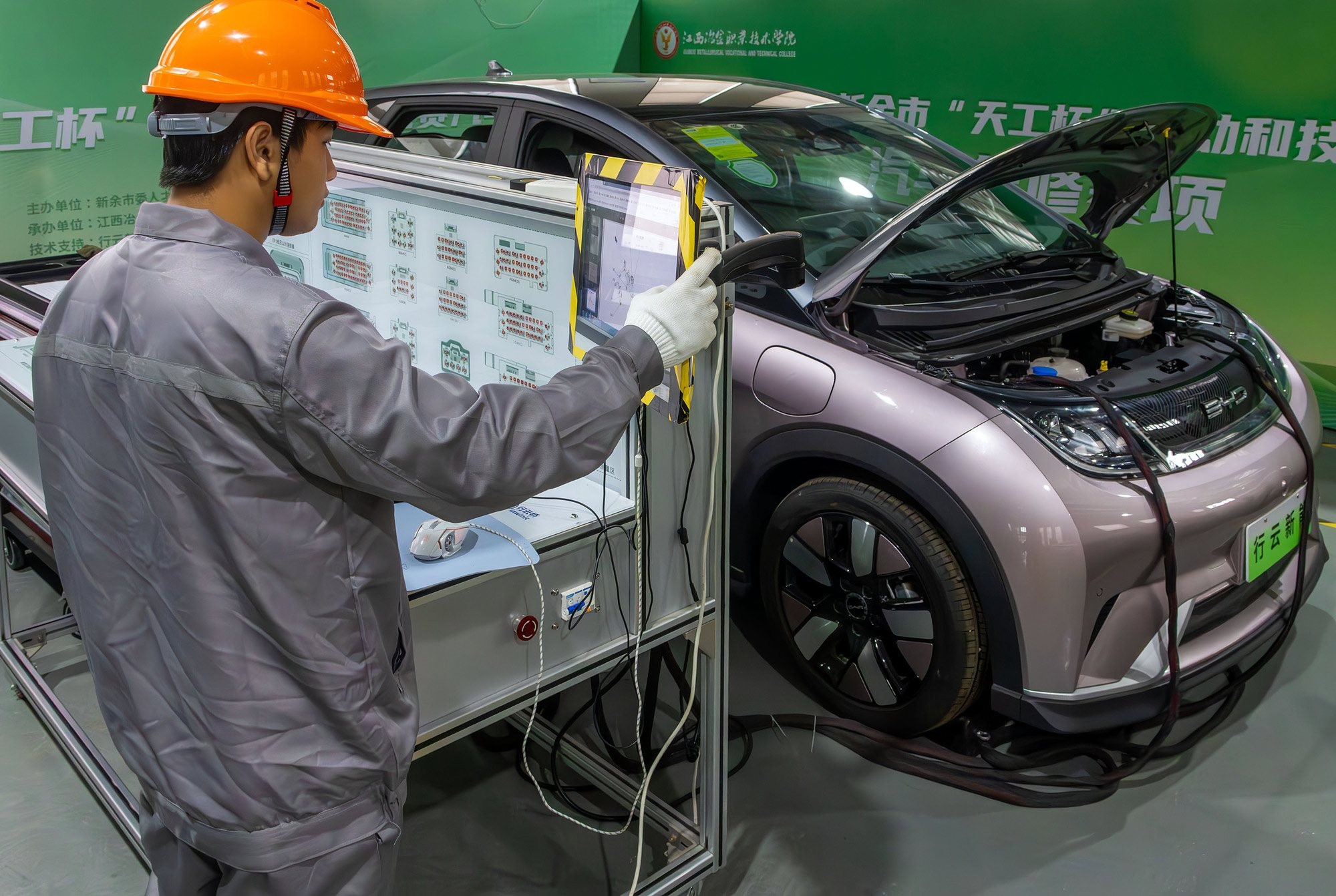 Chủ xe điện Trung Quốc bắt đầu nếm "trái đắng" sau 5 năm: Xe cũ giờ bán không ai mua- Ảnh 2. Chủ xe điện Trung Quốc bắt đầu nếm "trái đắng" sau 5 năm: Xe cũ giờ bán không ai mua- Ảnh 2.
