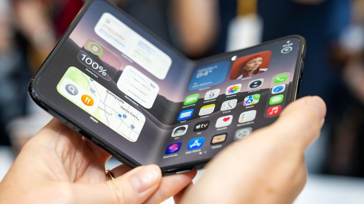 iPhone Duo hư màn hình: Sửa làm gì cho mệt, để tiền đó đập hộp iPhone mới luôn!