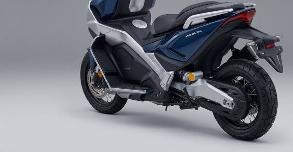 Hãng xe Trung Quốc ZXMoto gây sốc với mẫu xe tay ga ADV 250T mang động cơ đặt giữa