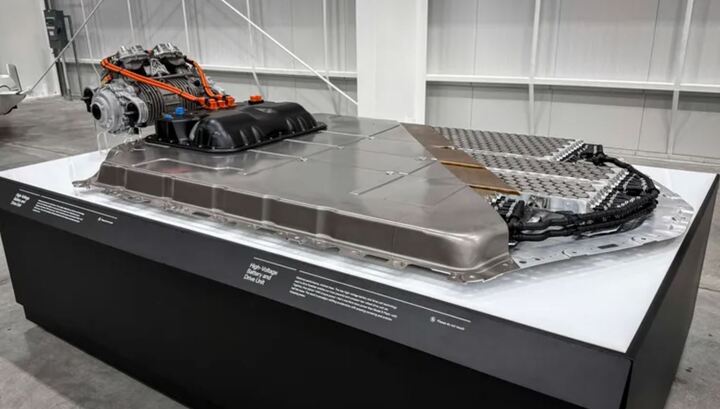 Bí mật công nghệ hàng không vũ trụ trong siêu xe bay của Tesla- Ảnh 3.